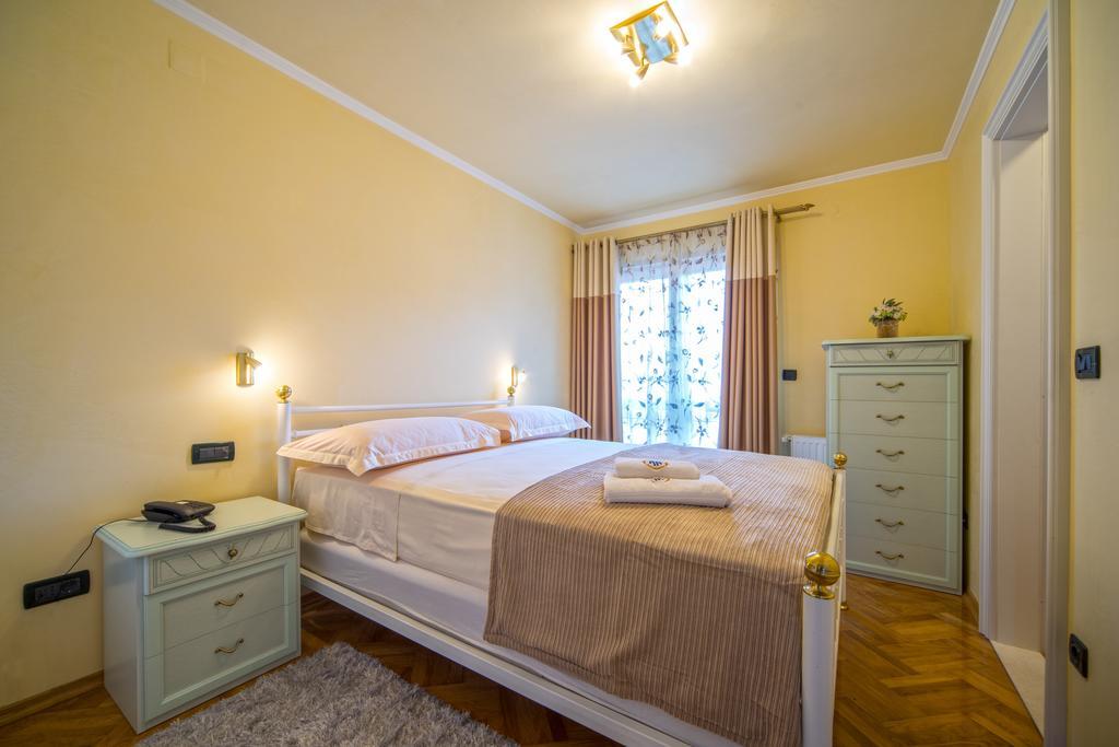 Apartments Anna Omiš Quarto foto