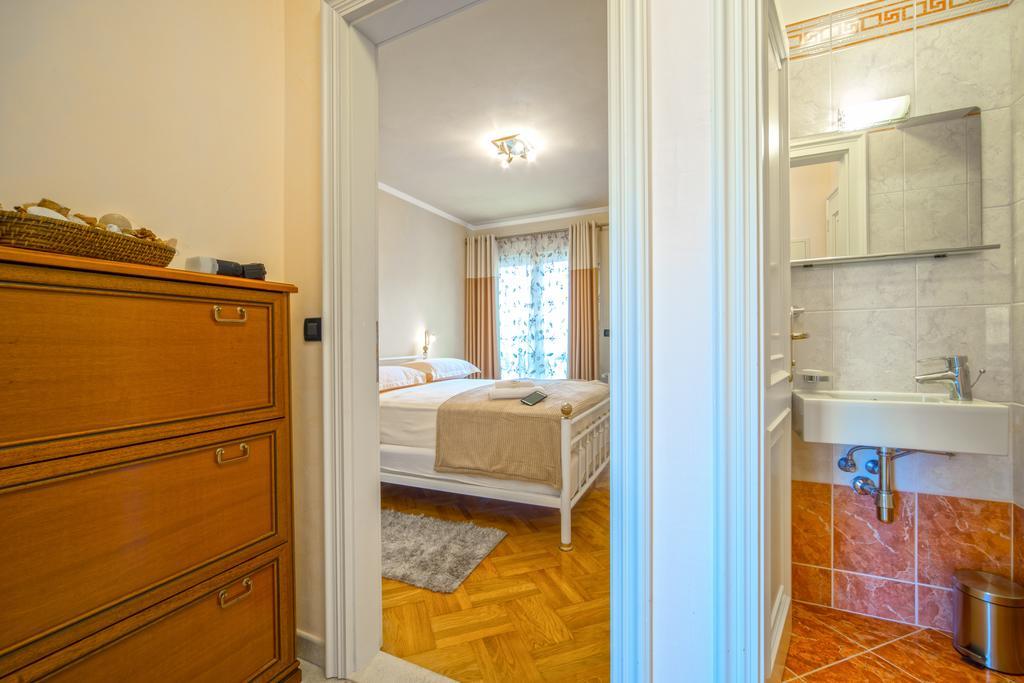 Apartments Anna Omiš Quarto foto